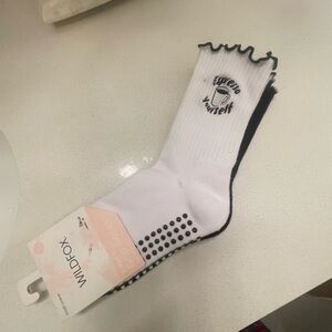 ESPRESSO YOURSELF WILDFOX PILATE GRIP SOCKS! Set of 2